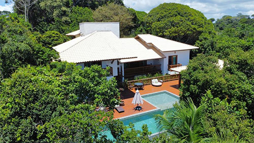 Trancoso - Casa Cercada por Árvores