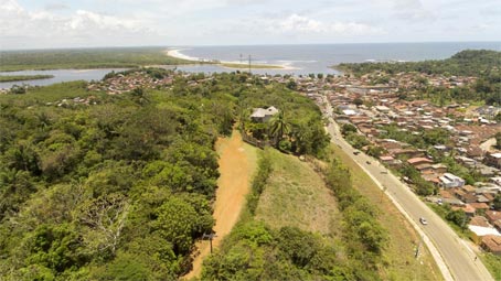 Terreno com Vistas do Rio e Mar, Próximo ao Centro da Cidade