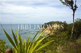 About Cliff Property With Awesome Views Of The Sea 1
