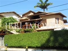 Excellent house with 4 bedrooms and 4 Bedrooms in Piata 3