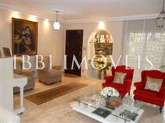 Beautiful home with 6 bedrooms and 2 bathrooms in the Jardim Apipema 1