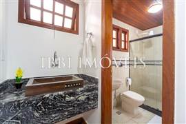 Spacious Detached House  3