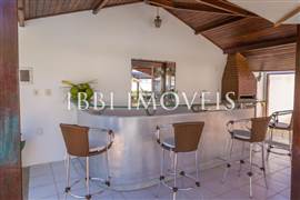 Spacious Detached House  6