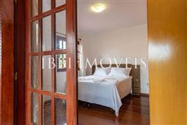 Spacious Detached House  8