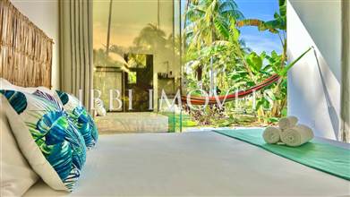 2 Bedroom House with 4 Bungalows 