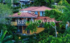 4 Bedroom House In Condominium 1