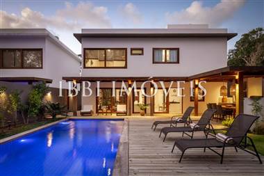 Beautiful House in Condominium 