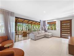 Casa Com Varanda Fechada  3