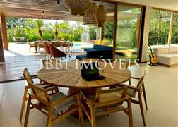 Complete and Exclusive House 8