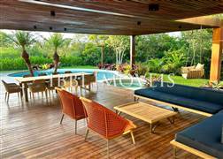 Complete and Exclusive House 13