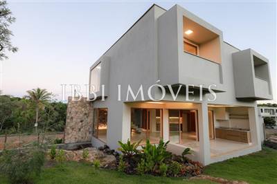 Casa De Alto Padrão Em Condomínio