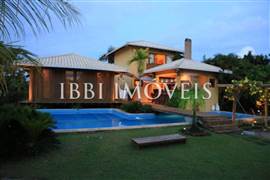 Luxury House With 5 Bedrooms 1