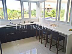 Luxury modern house situated in sought after condominium 3