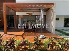 Exclusive and Differentiated House 7
