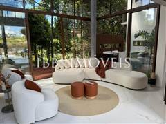 Exclusive and Differentiated House 11