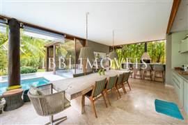 House Integrated into Nature with Total Privacy 10