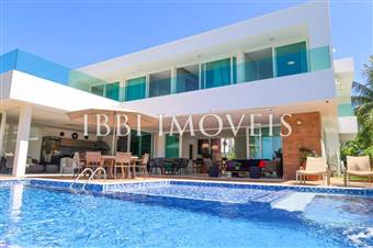 Beachfront House with 6 Bathrooms 1