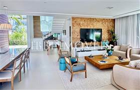 Beachfront House with 6 Bathrooms 12