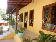 2 houses in great location in Arraial 4