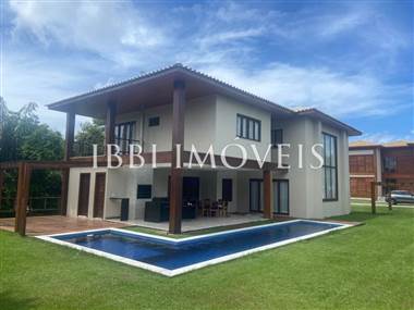 Linda Casa Com Ótima Localização