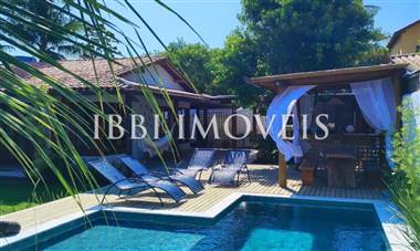 Beautiful House With Swimming Pool 