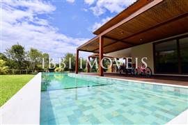 Linda Casa Em Condomínio Alto Padrão  2