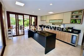 Linda Casa Em Condomínio Alto Padrão  13