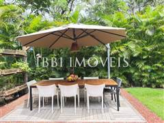 Exclusive Residence Just Steps From The Village 2