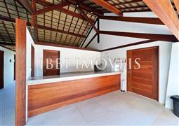 Land with a Privileged Location  3