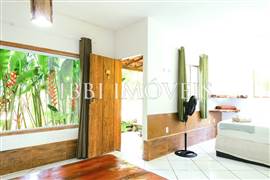 Uma Casa E 02 Quitinetes 12